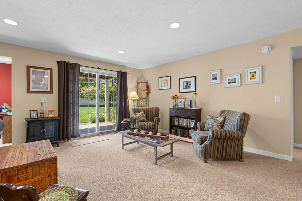 1687 S Trillium Circle Zeeland, MI 49464