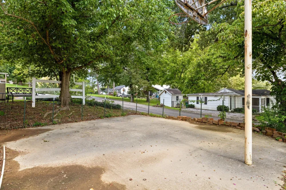 5225 State Line Road Chattanooga, TN 37412