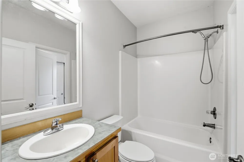560 225th Lane NE #B101 Sammamish, WA 98074
