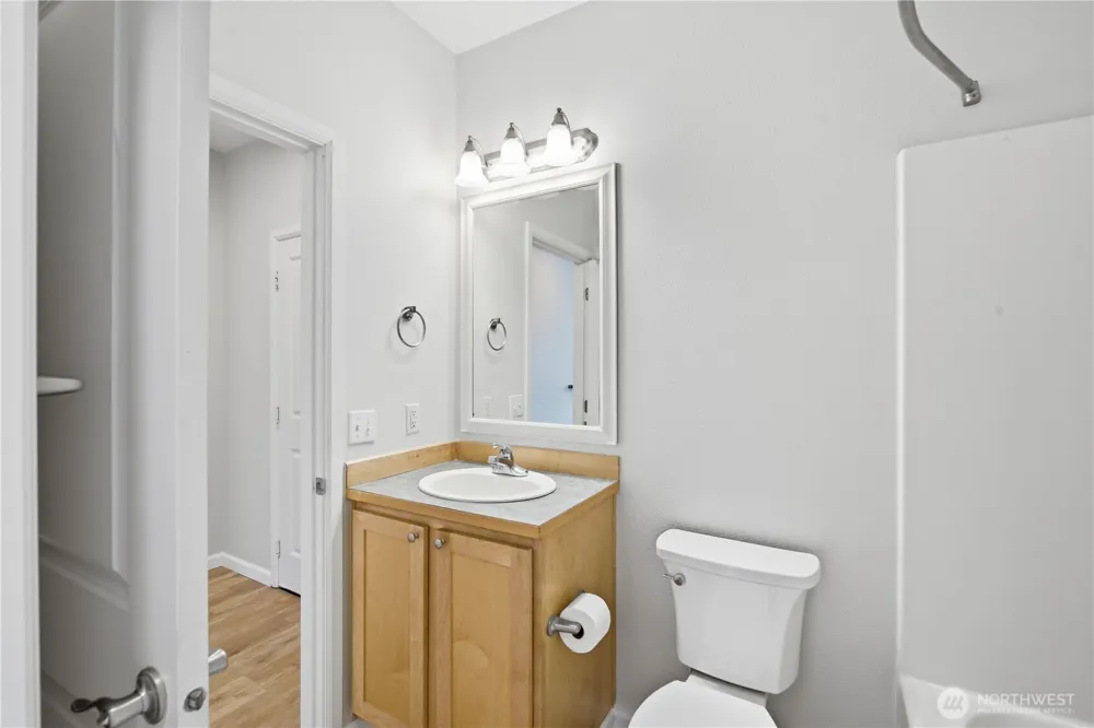560 225th Lane NE #B101 Sammamish, WA 98074