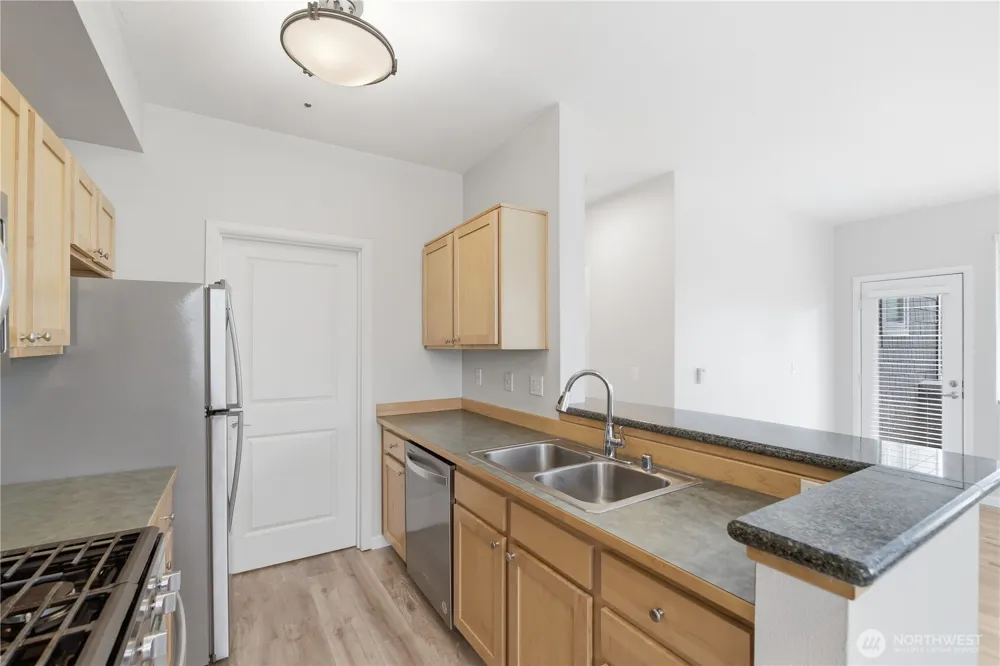 560 225th Lane NE #B101 Sammamish, WA 98074