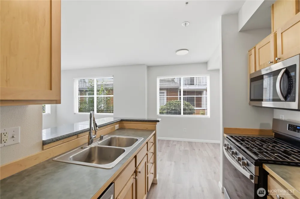 560 225th Lane NE #B101 Sammamish, WA 98074