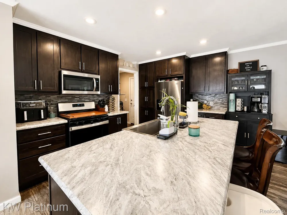 50136 Wedgewood Court Shelby Charter Township, MI 48315