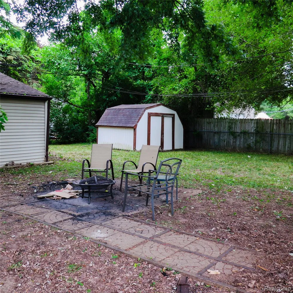 3231 W Utica Road Shelby Charter Township, MI 48317