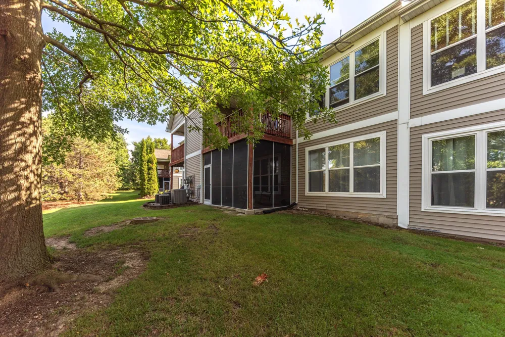 1486 Fox Pointe Circle Pittsfield Charter Township, MI 48108