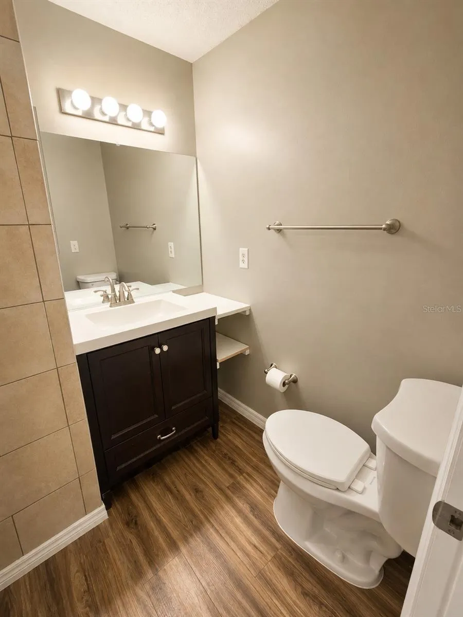4614 TIPPECANOE TRAIL #117 Sarasota, FL 34233