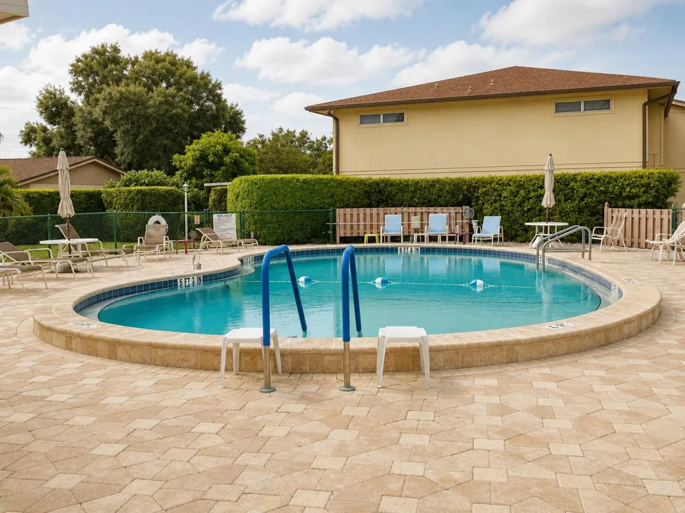 4614 TIPPECANOE TRAIL #117 Sarasota, FL 34233