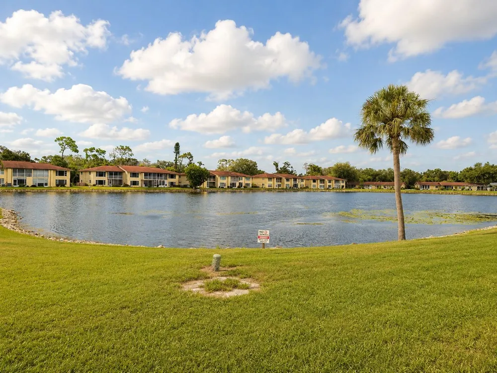 4614 TIPPECANOE TRAIL #117 Sarasota, FL 34233