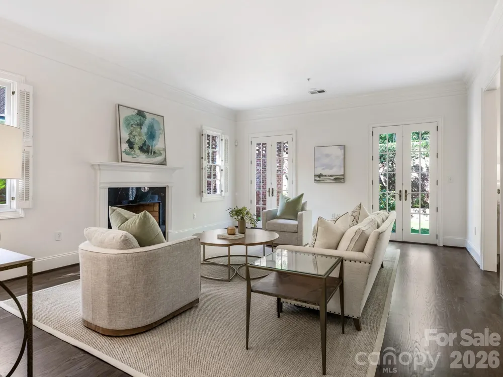 221 Crownsgate Court Charlotte, NC 28207