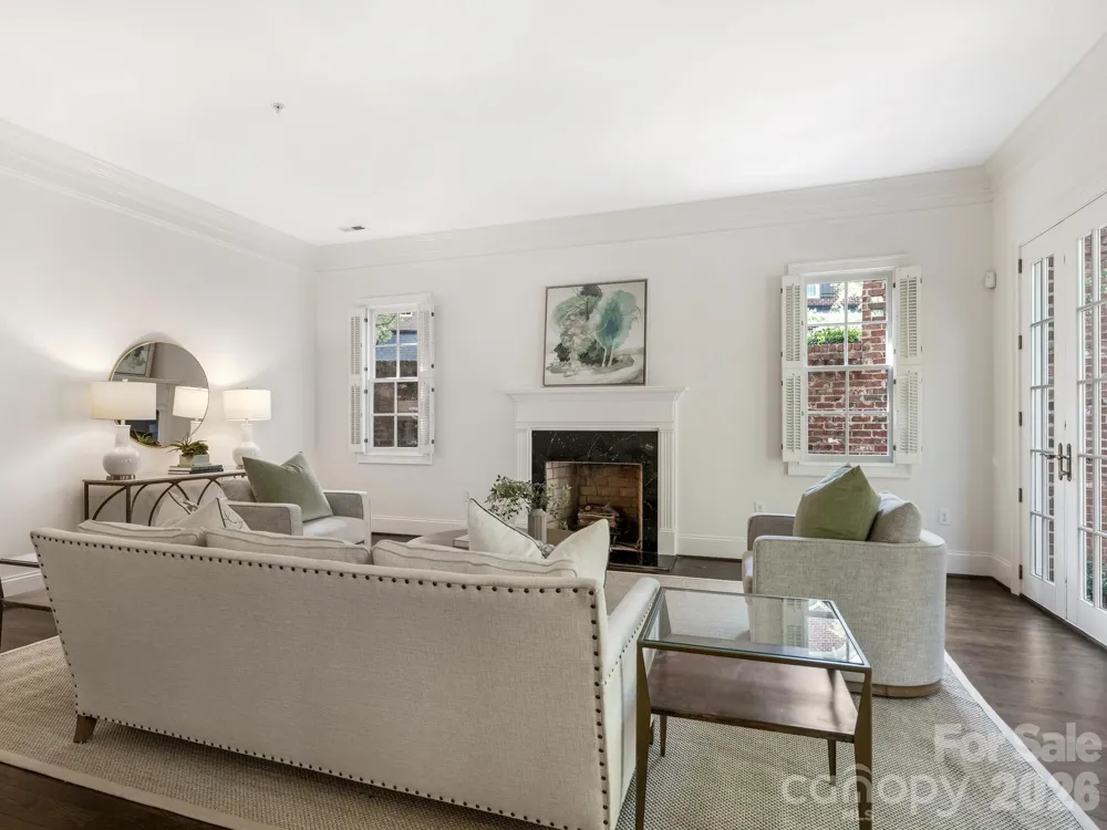 221 Crownsgate Court Charlotte, NC 28207