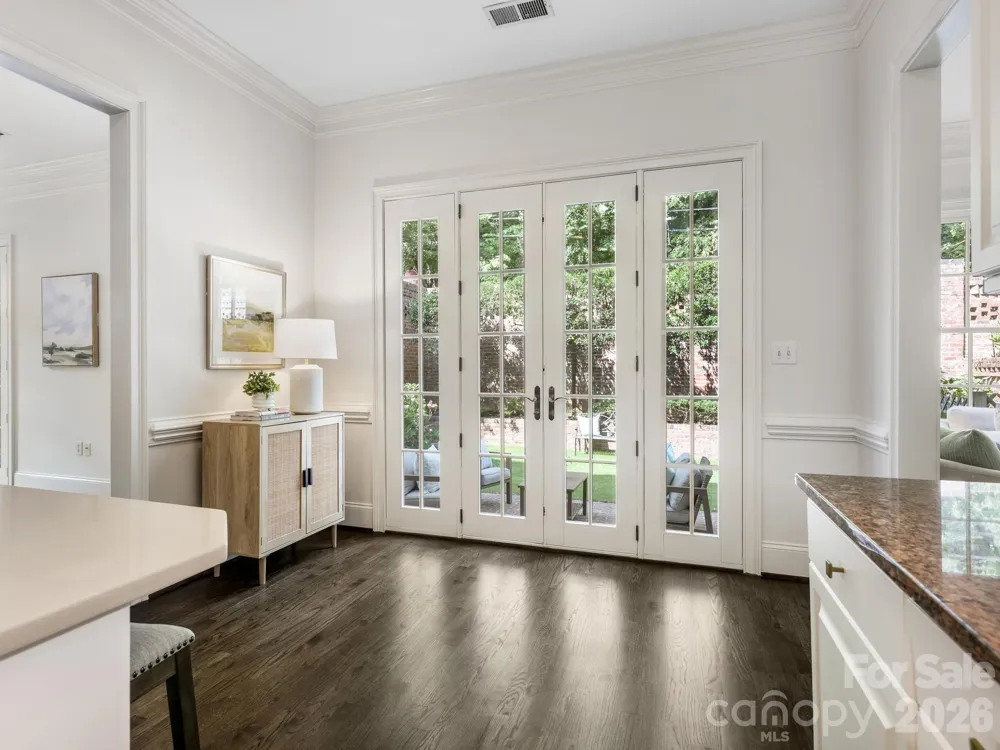 221 Crownsgate Court Charlotte, NC 28207