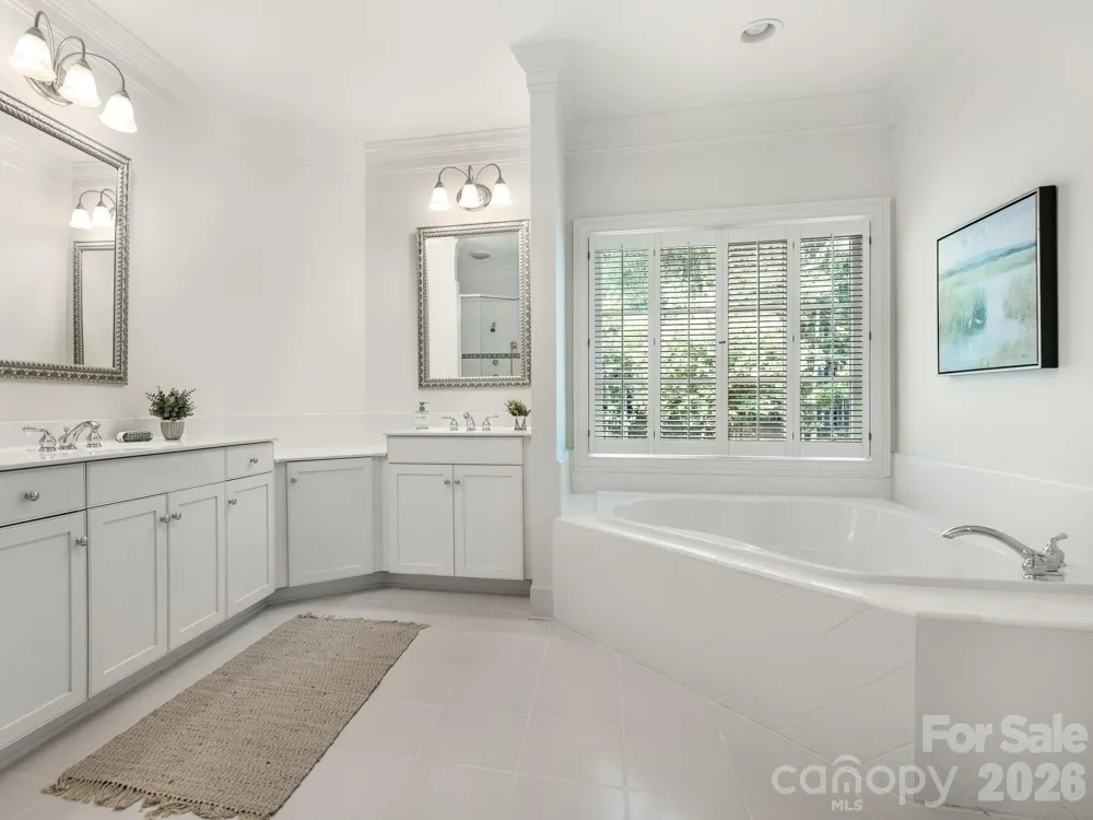 221 Crownsgate Court Charlotte, NC 28207