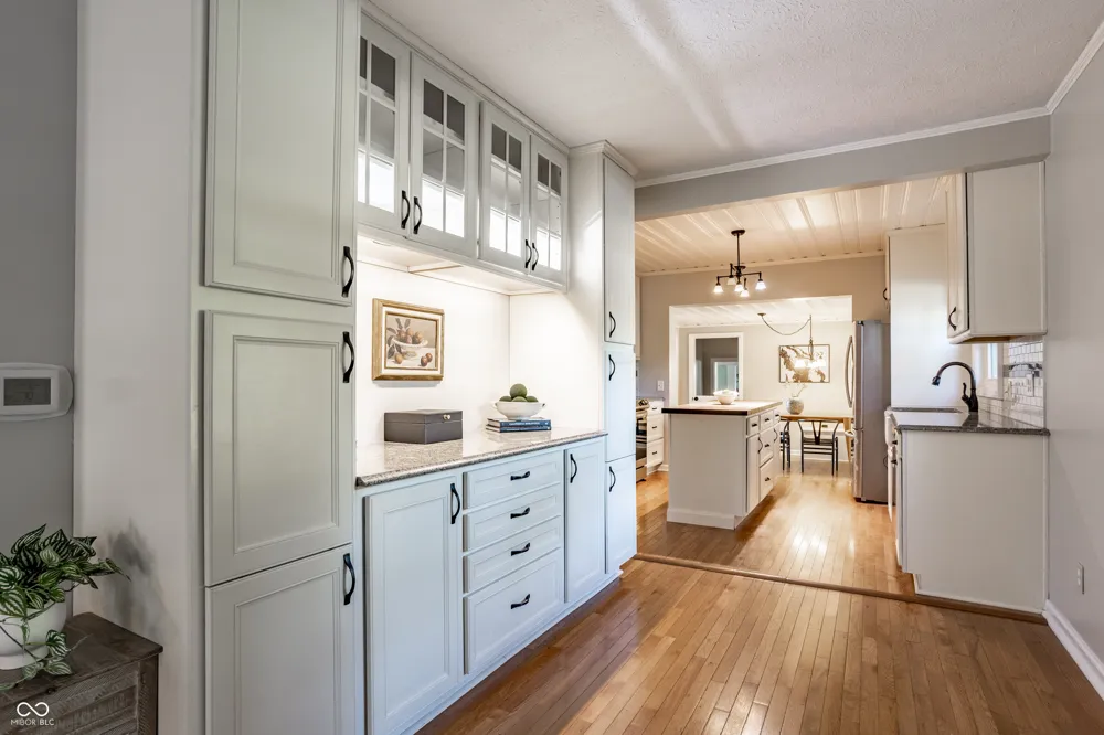 5705 Crestview Avenue Indianapolis, IN 46220