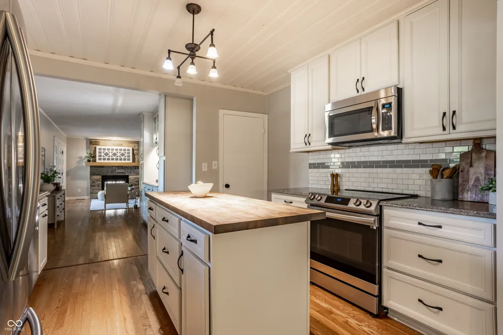5705 Crestview Avenue Indianapolis, IN 46220
