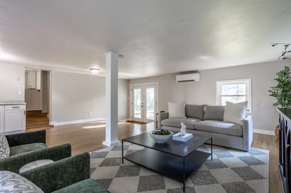 5705 Crestview Avenue Indianapolis, IN 46220