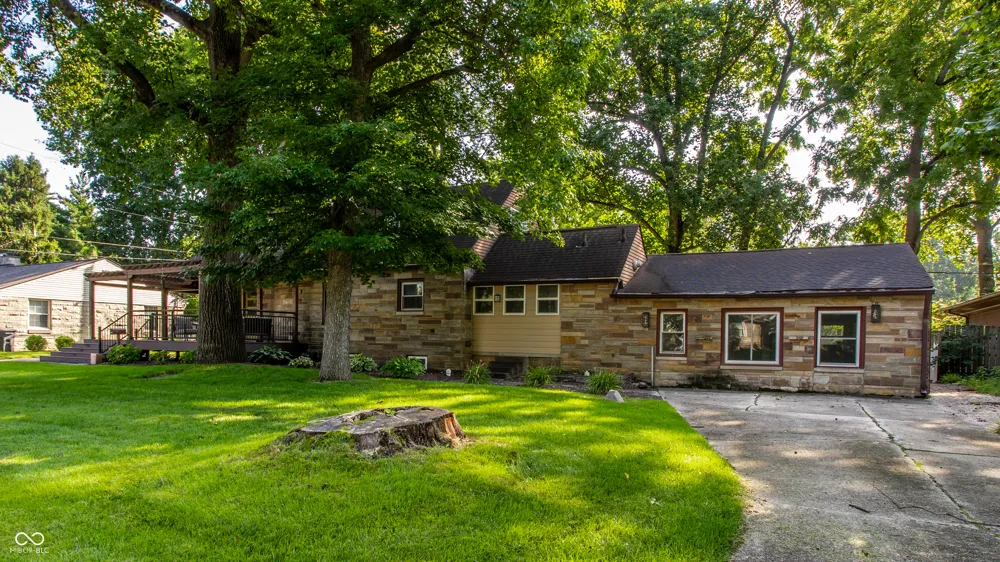 5705 Crestview Avenue Indianapolis, IN 46220