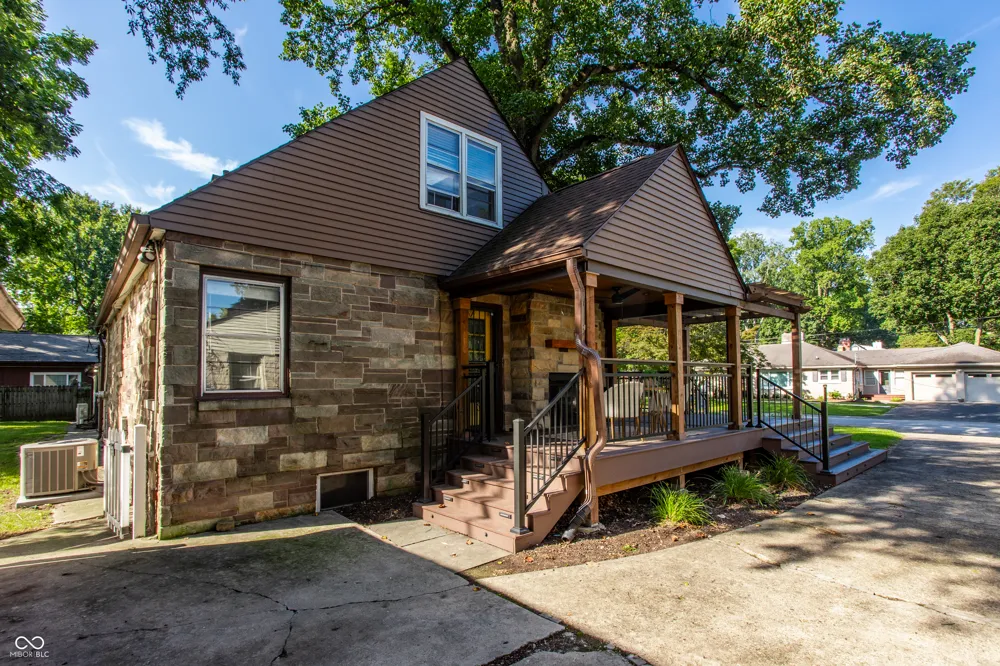 5705 Crestview Avenue Indianapolis, IN 46220