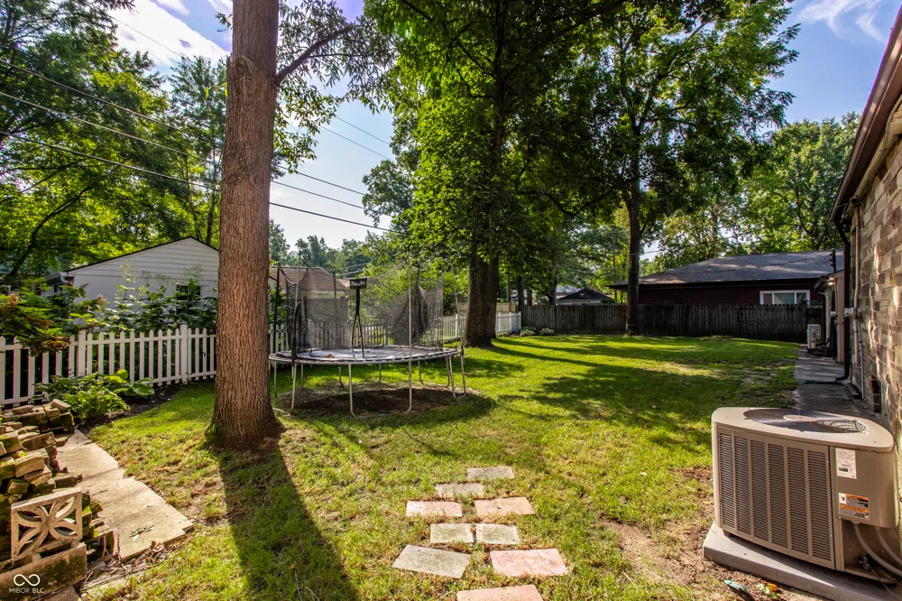5705 Crestview Avenue Indianapolis, IN 46220