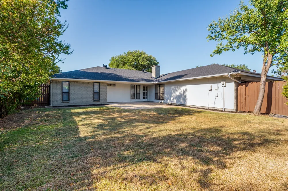 2213 Trinity Springs Drive Carrollton, TX 75007
