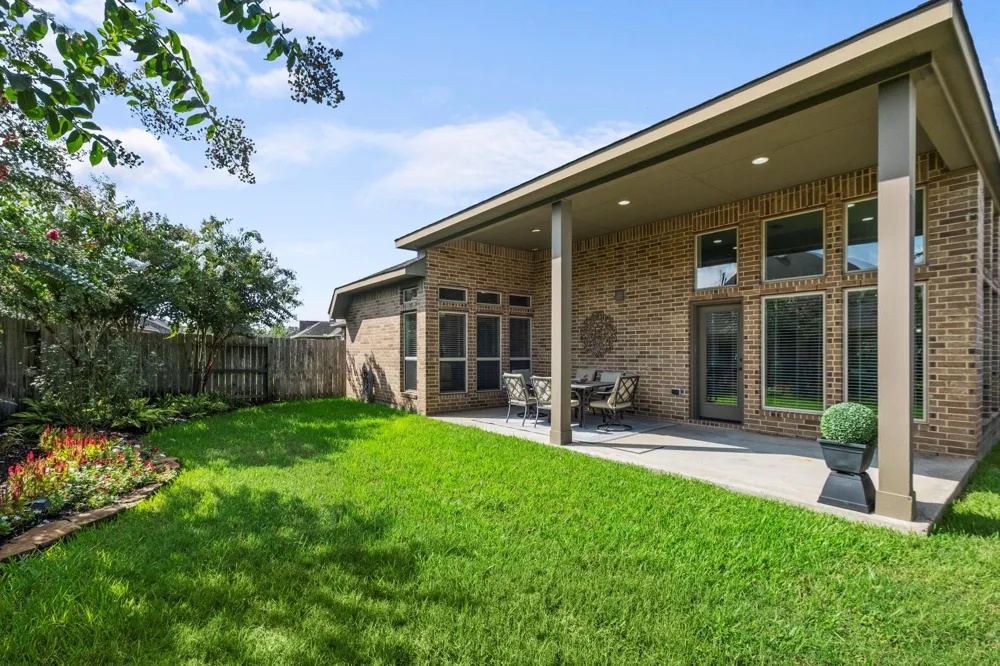 2030 Rainy Mist Drive Missouri City, TX 77459