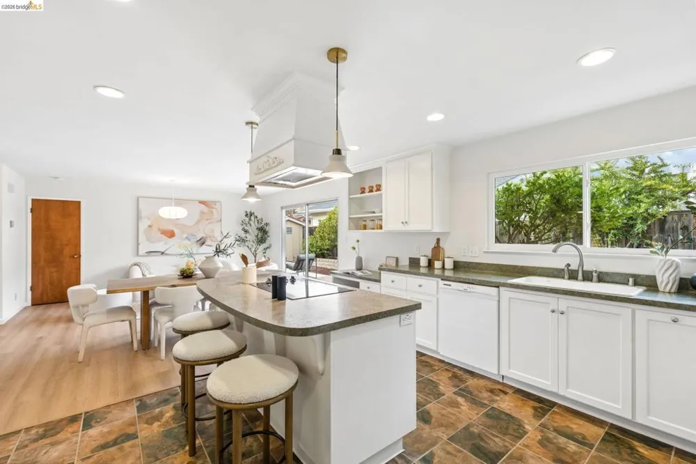5791 Olinda Rd El Sobrante, CA 94803