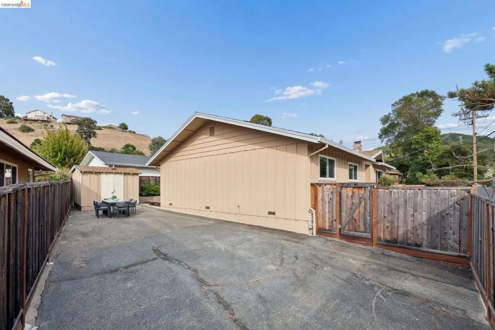 5791 Olinda Rd El Sobrante, CA 94803