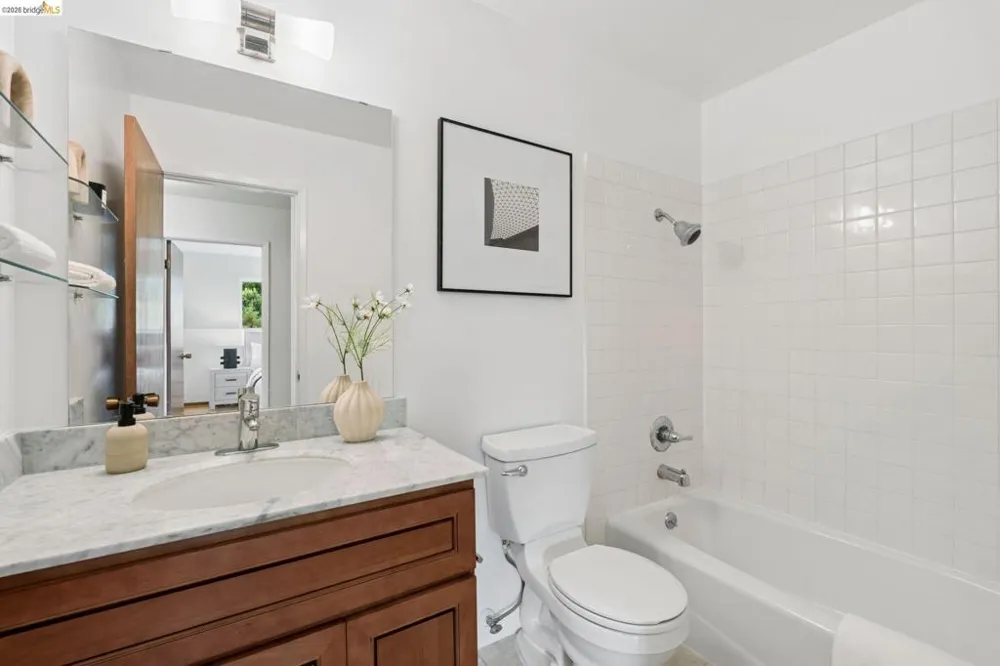 5791 Olinda Rd El Sobrante, CA 94803