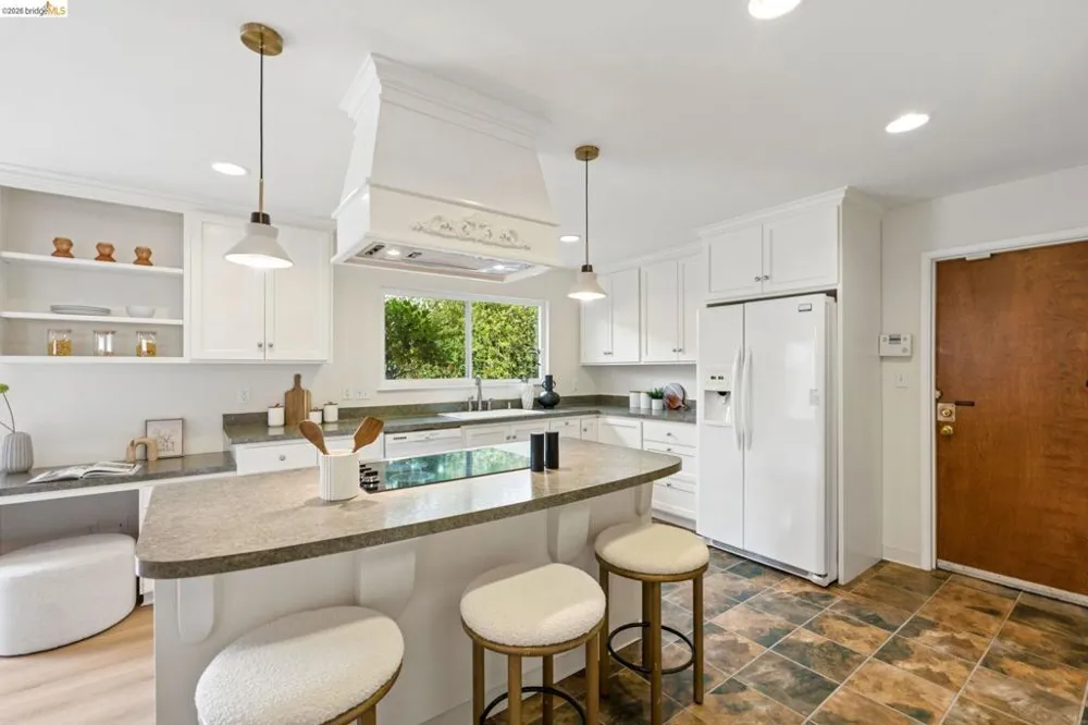 5791 Olinda Rd El Sobrante, CA 94803