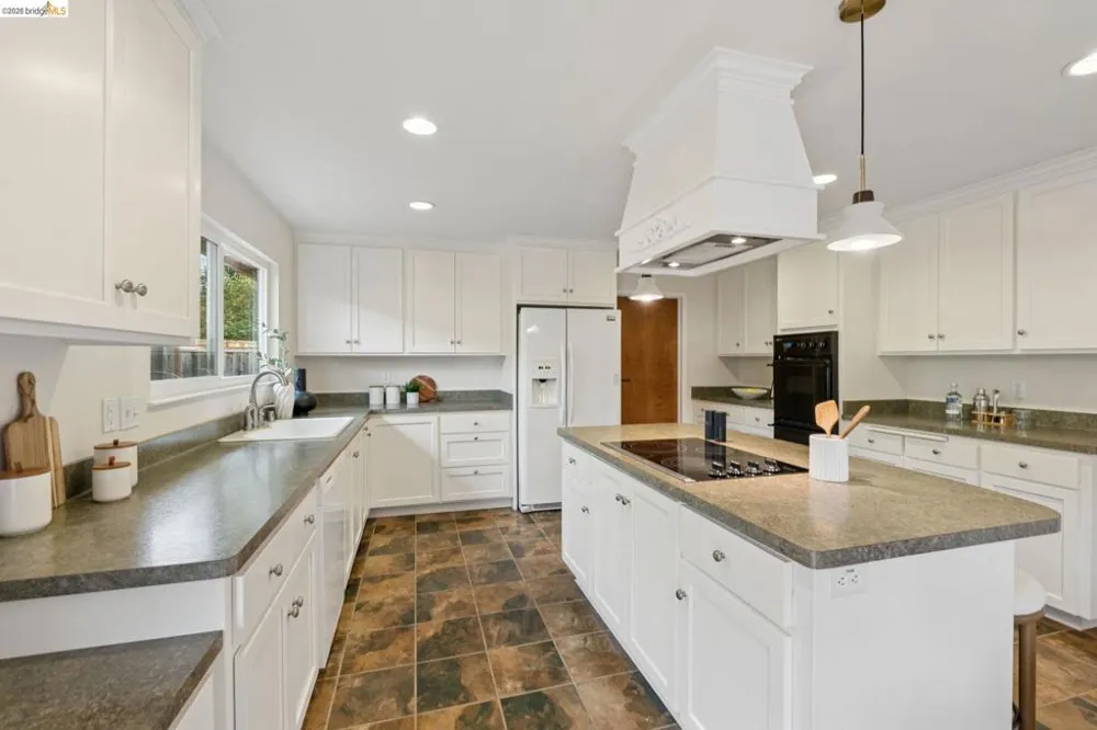 5791 Olinda Rd El Sobrante, CA 94803