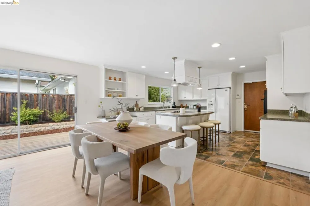 5791 Olinda Rd El Sobrante, CA 94803