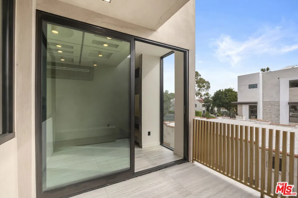 1021 Ogden Drive #PH 5 West Hollywood, CA 90046