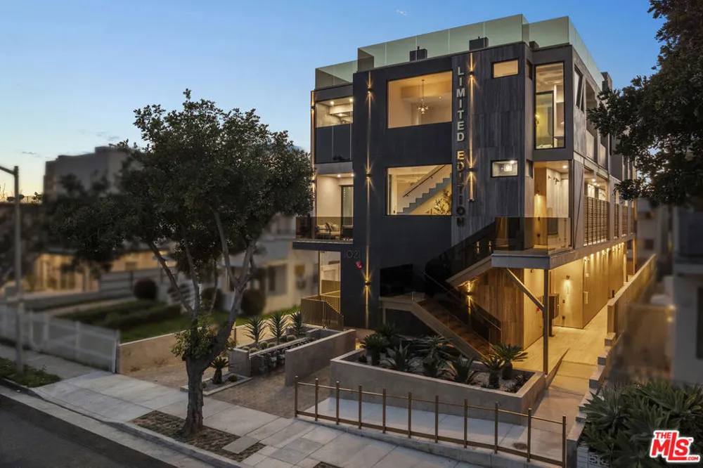1021 Ogden Drive #PH 5 West Hollywood, CA 90046