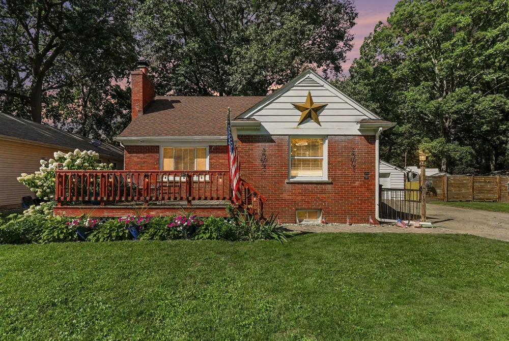3620 Fort Drive Waterford, MI 48328
