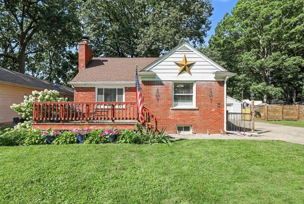 3620 Fort Drive Waterford, MI 48328