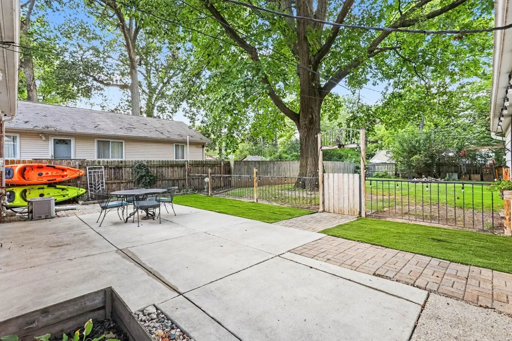 3620 Fort Drive Waterford, MI 48328