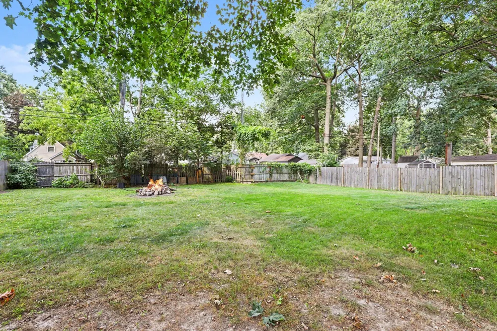 3620 Fort Drive Waterford, MI 48328