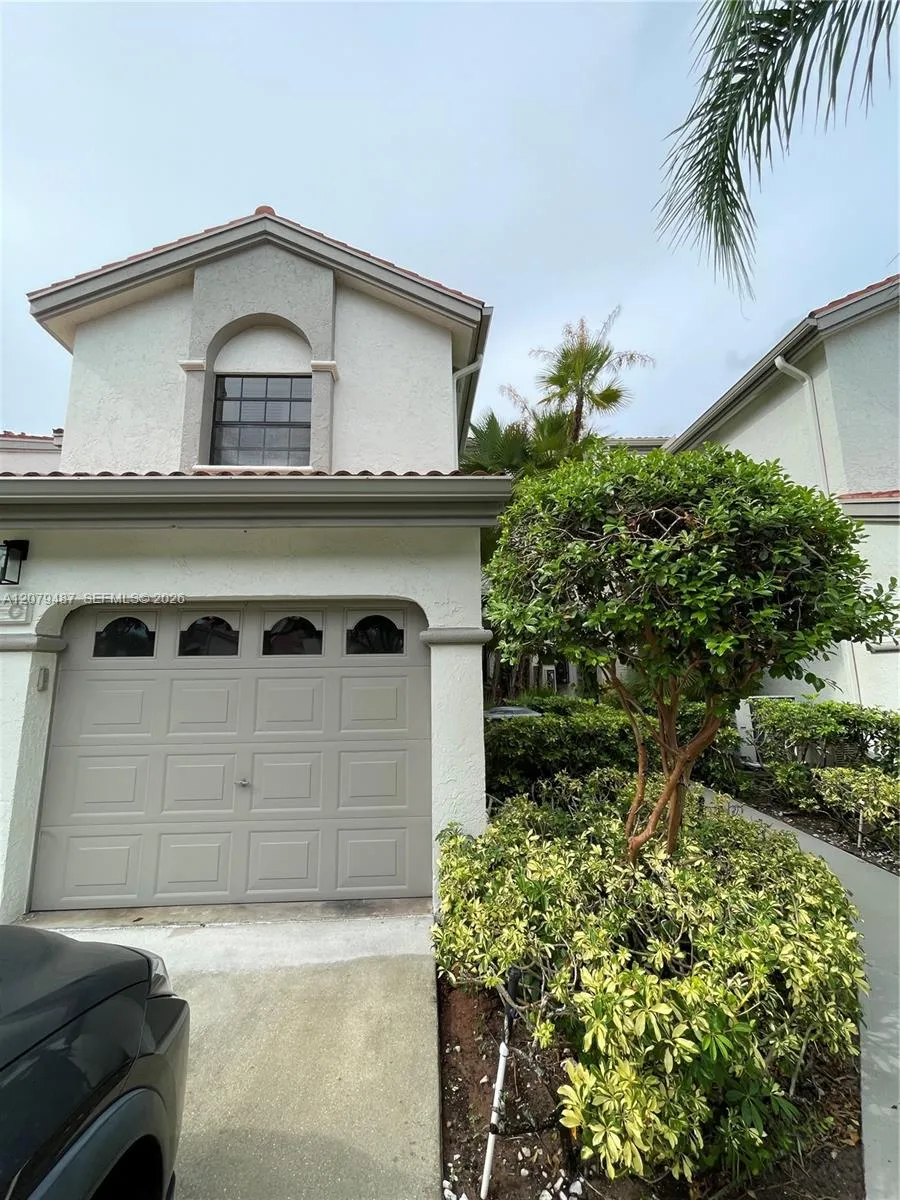 5291 Europa Dr #C Boynton Beach, FL 33437