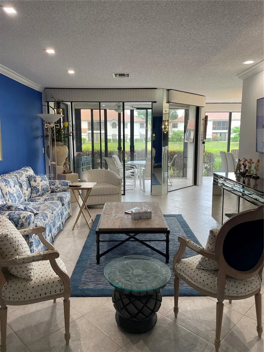 5291 Europa Dr #C Boynton Beach, FL 33437