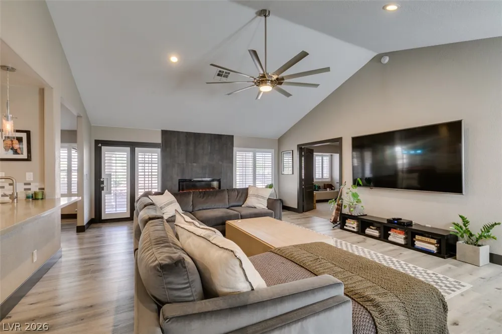 1909 Blackpool Circle Las Vegas, NV 89128