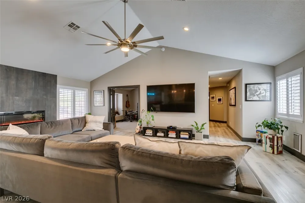 1909 Blackpool Circle Las Vegas, NV 89128