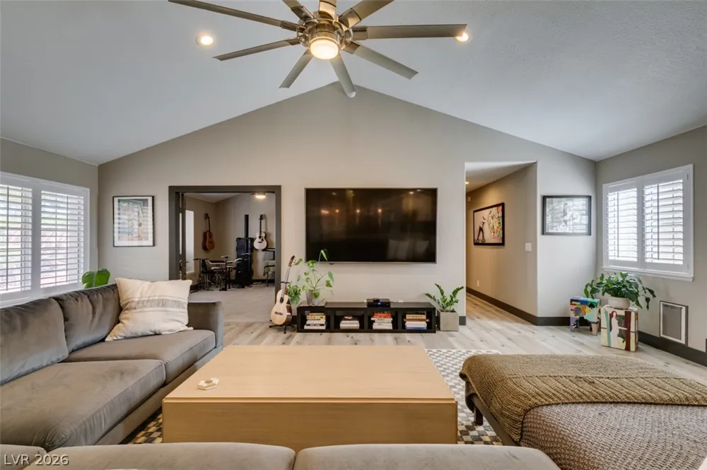1909 Blackpool Circle Las Vegas, NV 89128