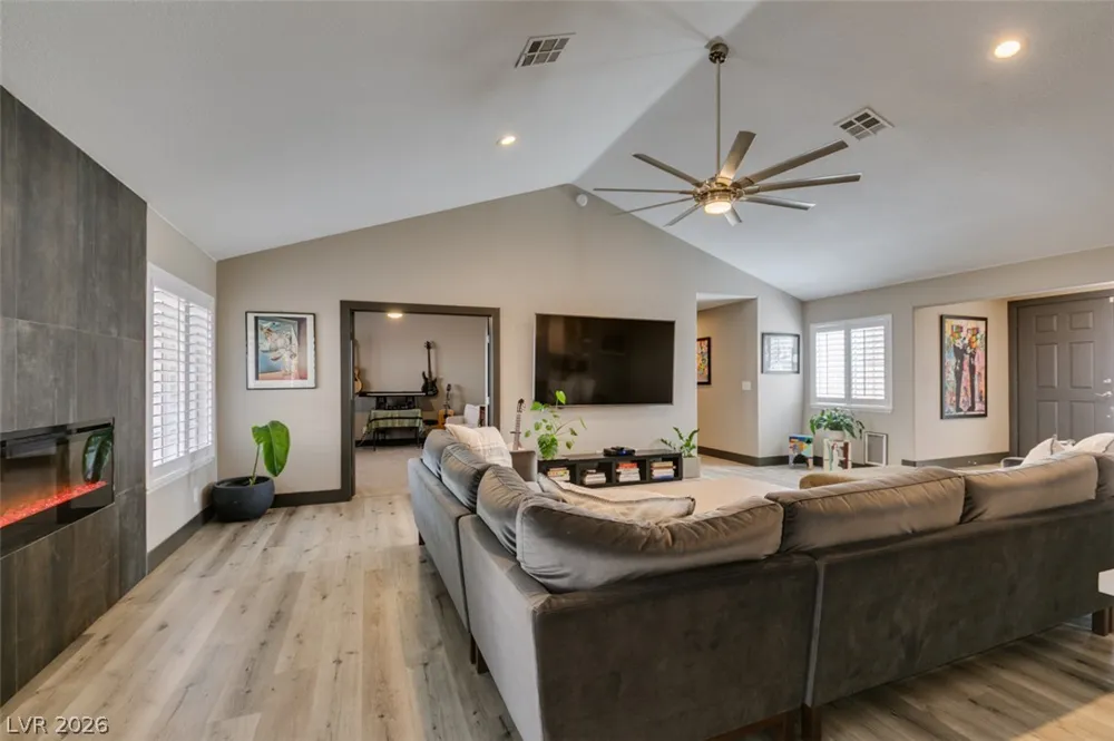 1909 Blackpool Circle Las Vegas, NV 89128