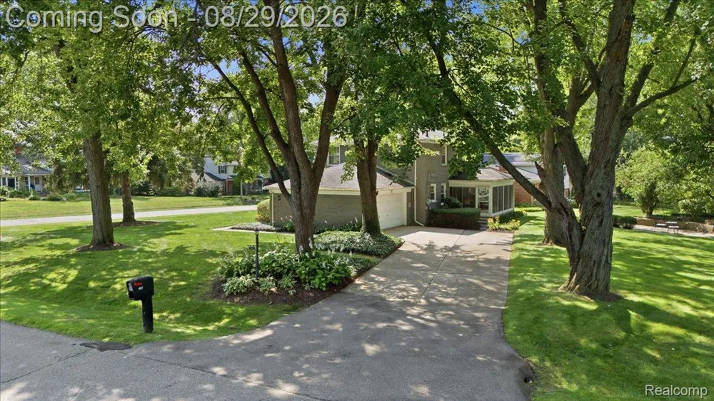 487 Henley Drive Bloomfield Hills City, MI 48304