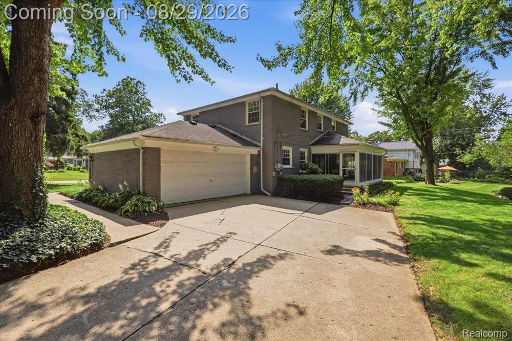 487 Henley Drive Bloomfield Hills City, MI 48304