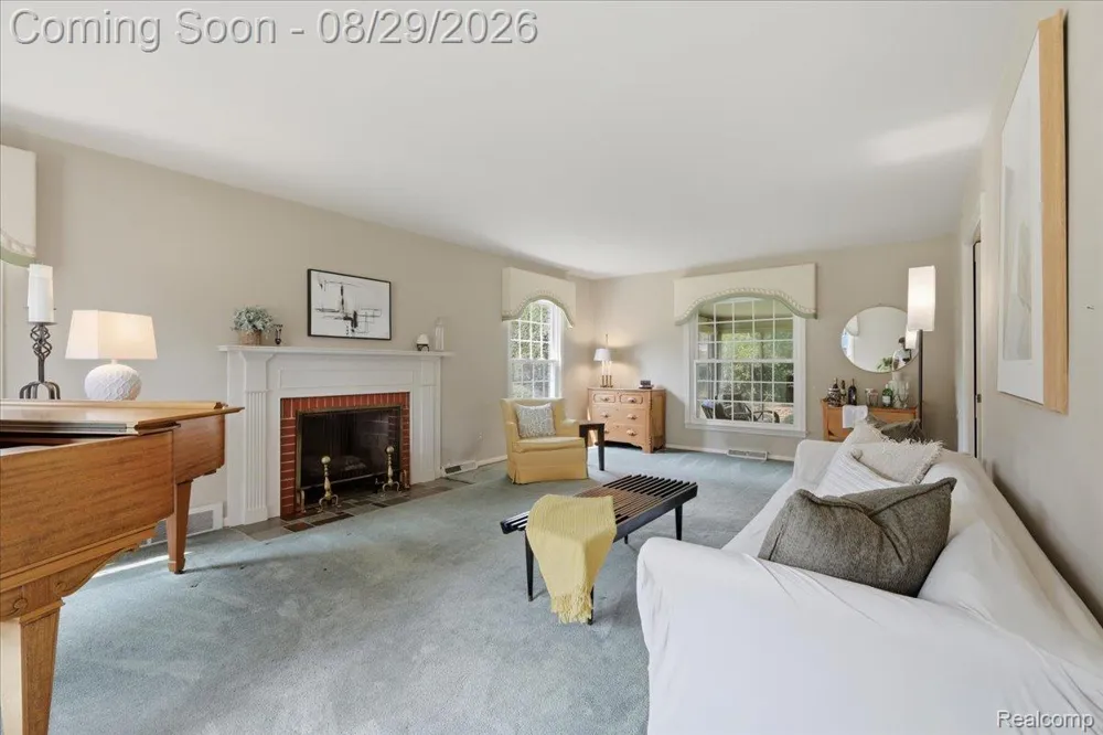 487 Henley Drive Bloomfield Hills City, MI 48304