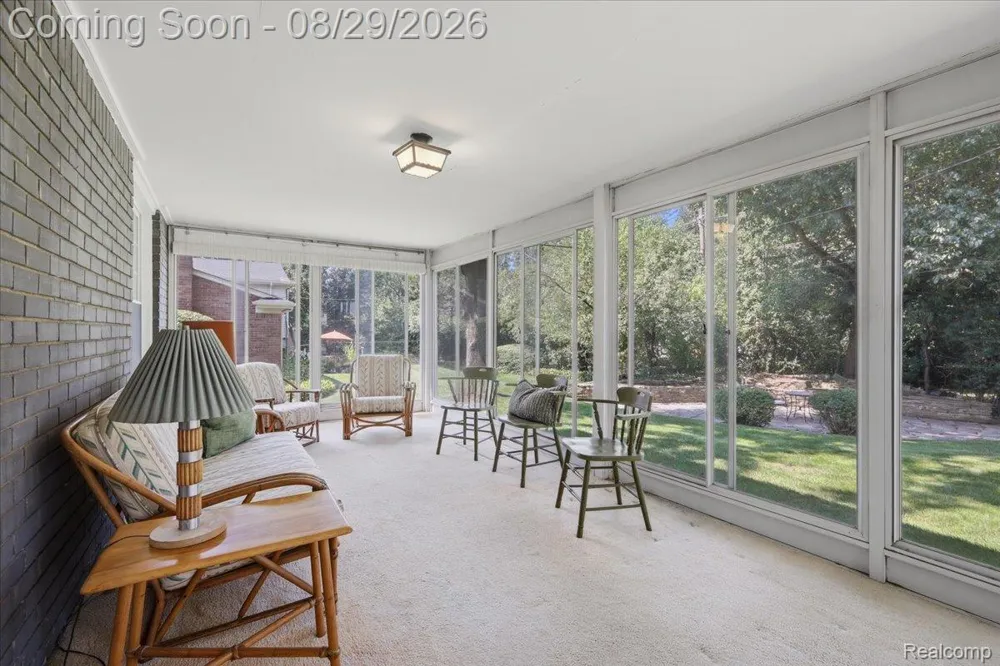 487 Henley Drive Bloomfield Hills City, MI 48304
