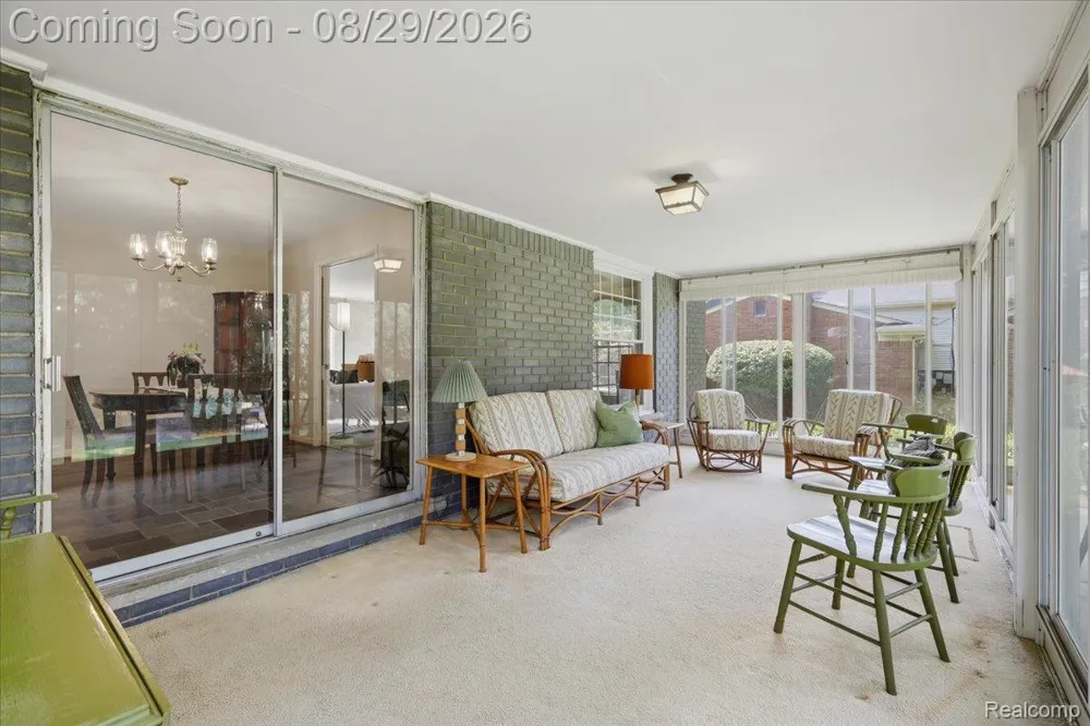 487 Henley Drive Bloomfield Hills City, MI 48304
