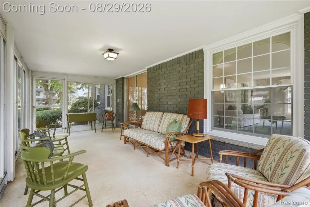 487 Henley Drive Bloomfield Hills City, MI 48304