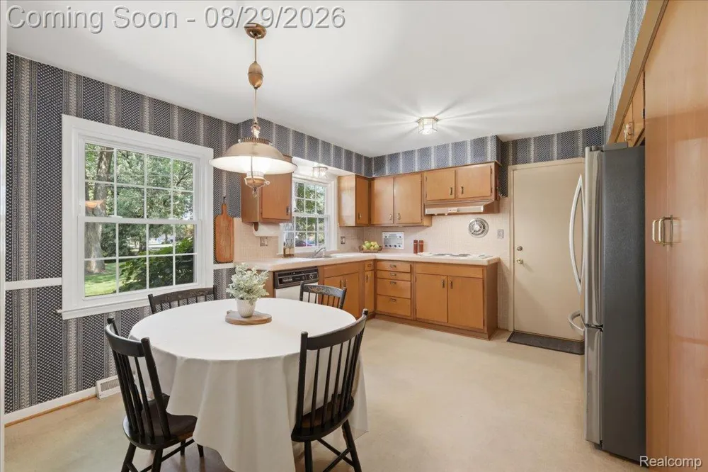 487 Henley Drive Bloomfield Hills City, MI 48304