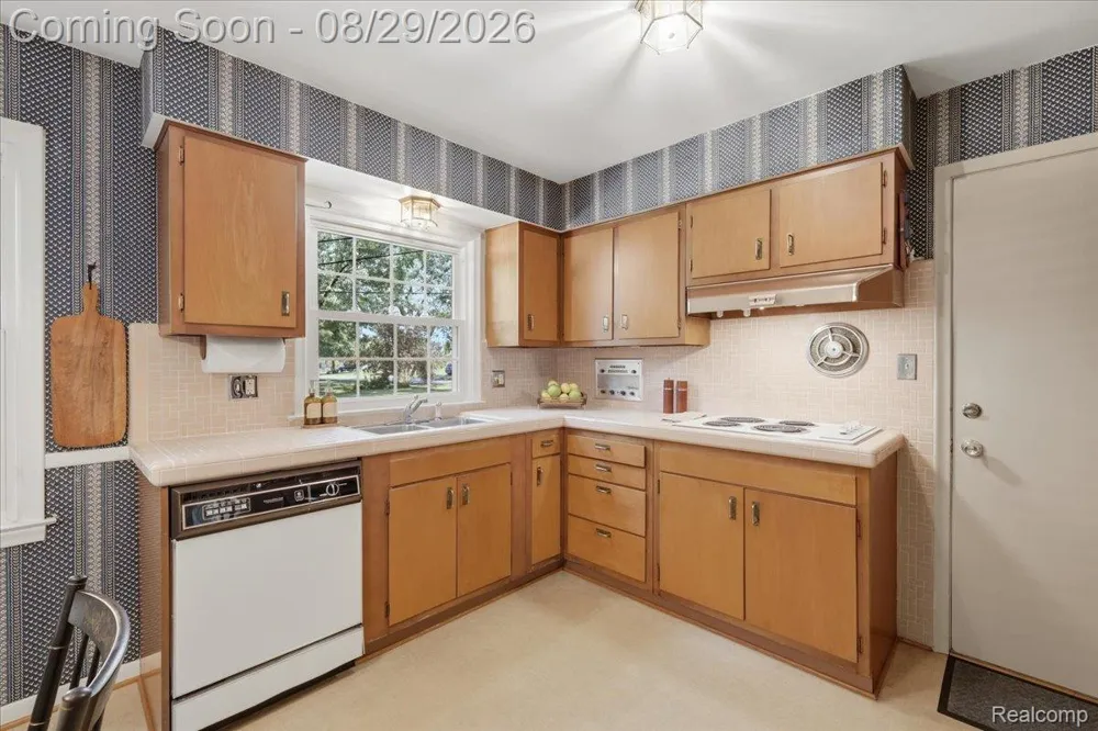 487 Henley Drive Bloomfield Hills City, MI 48304